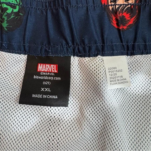 NWT- Marvel Men's Swim‎ Shorts- XXL - Picture 3 of 8